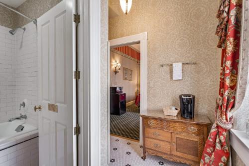 640875946 Beaumont Hotel and Spa - Adults Only
