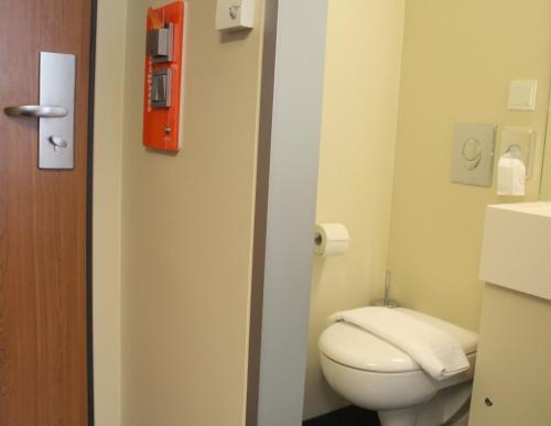 easyHotel Frankfurt City Center - image 13