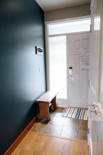 入口, The Moorage - Luxury 2 bed & 2 bath Condo on Marina in 尤克盧利特市中心