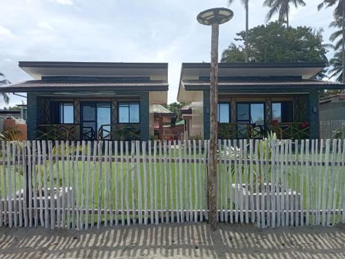 PETER AND MARIA'S RESORT, casa junto al mar in Aborlan