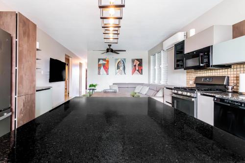 Konyha, Villa Esmeralda - Private Pool - Sleeps 18 Guest in Quebradillas