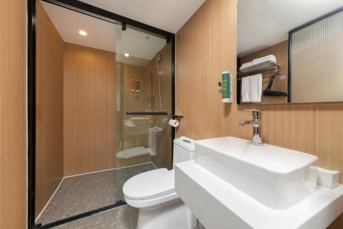 Economy Double Room image 1