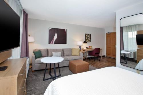 Staybridge Suites Omaha 80th and Dodge an IHG Hotel - image 41