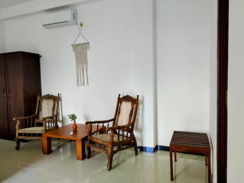Aurora Hotel – Hikkaduwa, CO