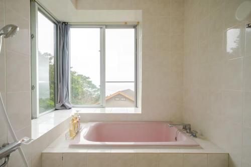 Hot tub, PANORAMA Ocean View Cottage in Okinawa Main island