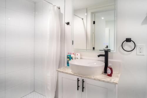 Cozy LA Retreat Near USC Steps to Koreatown & Downtown, Los Angeles (zdjęcie 10)