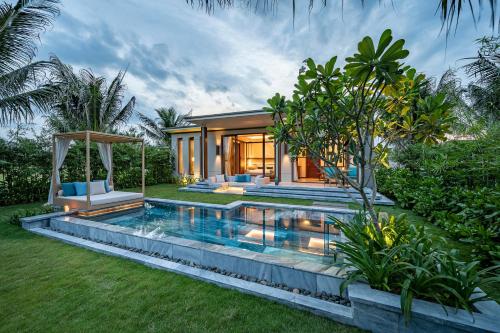 Garden Pool Villa image 3