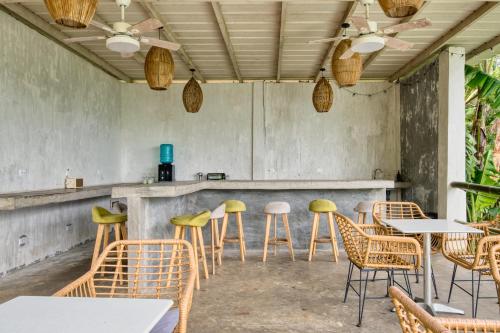 Restaurant, Kalikasan Glamping Resort near Manila with Overlooking Pool and Starlink near Hidden Valley Springs