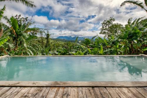 Kalikasan Glamping Resort near Manila with Overlooking Pool and Starlink - Laguna