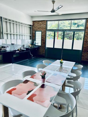 Kitchen, The Rina Homestay-Whole Villa with Private Pool,BBQ & Karaoke-1Min Beach- in Port Dickson