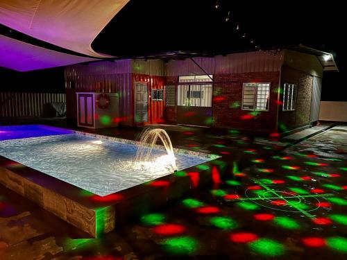 The Rina Homestay-Whole Villa with Private Pool,BBQ & Karaoke-1Min Beach- - Port Dickson