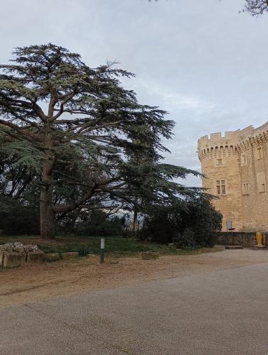 Maison de campagne avec piscine in Suze La Rousse