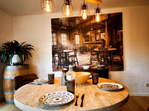 Faciliteter, NEU - Wild Western Wohnung - 110 qm umgeben von Pferden am Fluss in Mehlbach