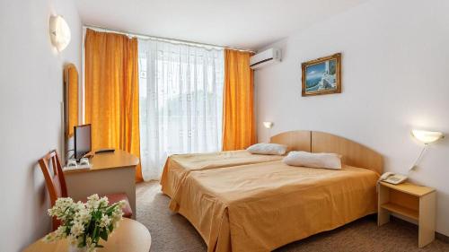 Double or Twin Room with City View