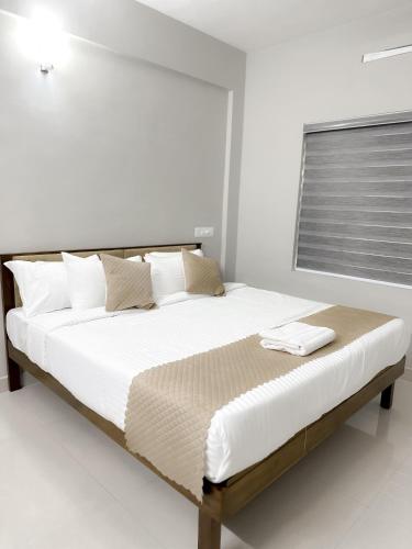 White House Apartments - image 4