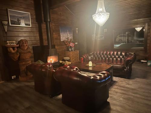 Trollvang, hytte med pool og sauna in 賀夫靈恩