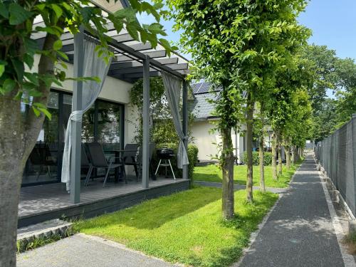 2 bedrooms, 4 beds