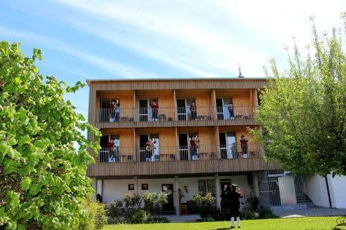 Gastehaus Bernhard in โลเชา ไบ เบรเกินซ์