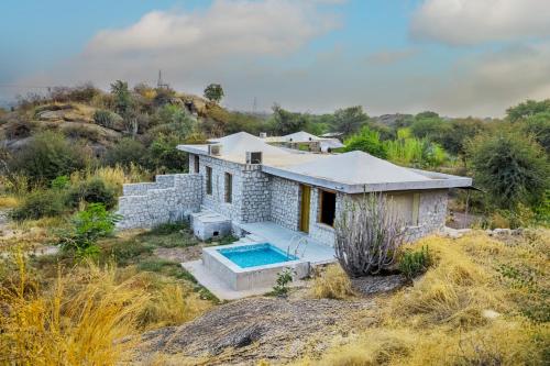 Clarks Safari Jawai Bandh Resort in Varaval