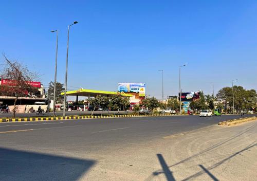 Dove inn Hotel near Shaukat Khanum Hospital – Lahore, WI