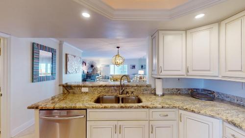 Sandarac 502B- Beachfront 3BR Condo with Pool & Views condo - image 3