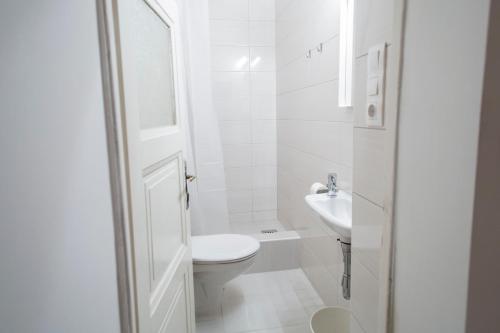 Elisabeth Bridge Apartmans - image 11
