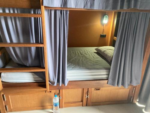 NOMAD HOSTEL KRABI AND TRAVEl