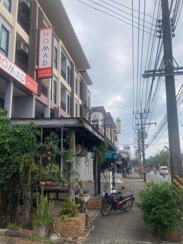NOMAD HOSTEL KRABI AND TRAVEl – Krabi, CO