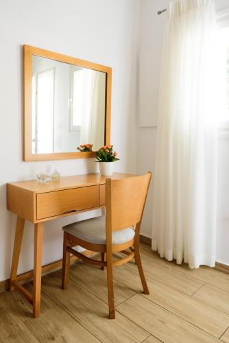 Karidis Hotel - image 3