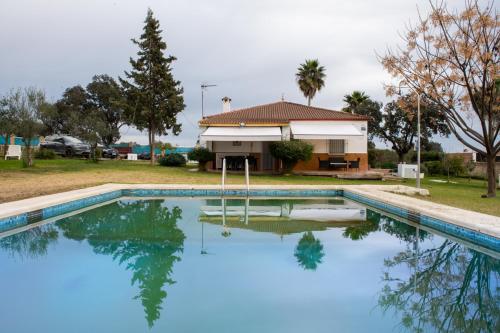 Úszómedence, La Platea Rural in Castilblanco de los Arroyos