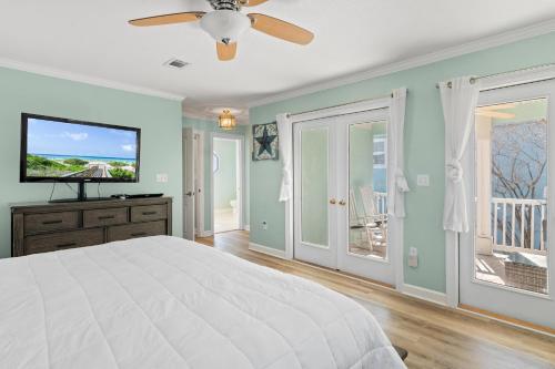 Ocean Breeze Cottage near Crab Trap
