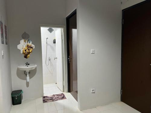 Homey homezz in Gunung Sindur