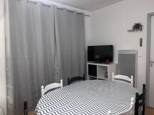 Apartment image 6