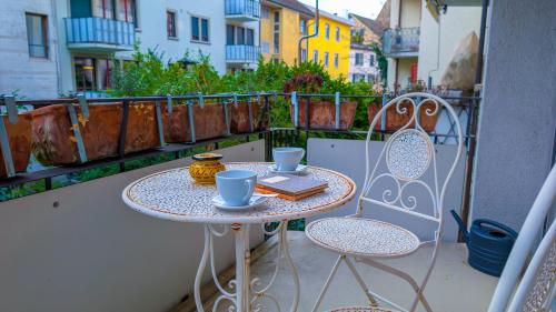 Relaxing Balcony 10min to Main Station in Old Town, Zürich (photo 7)