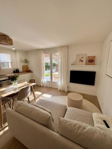 Facilities, Bastidon paisible dans residence avec piscine near L'instan't