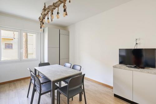 Létesítmények, White House in Pineta