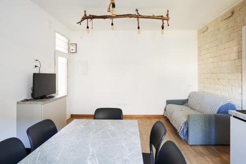 Létesítmények, White House in Pineta