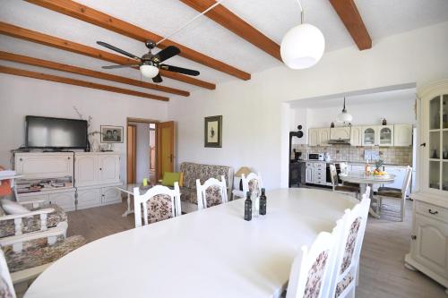 Vila Maslina in กาโลวัซ