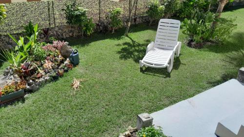สวน, T2 Bas de villa Les Hibiscus in บัว โฌลอง