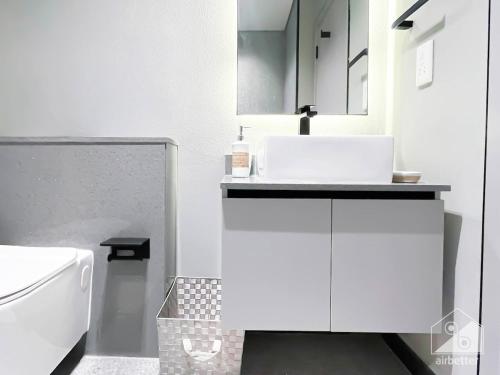 Tranquil Studio Getaway in Dubai's MAG 920