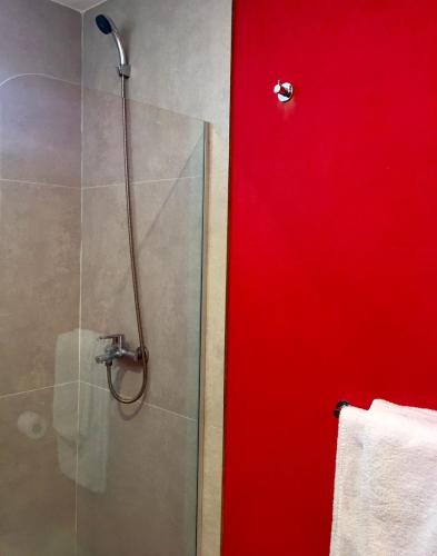 Studio Apartment image 5