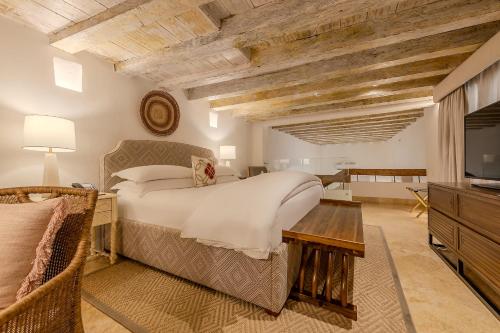 Junior Suite room in Casa Pestagua Relais Châteaux