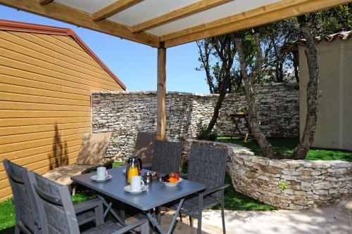 Ételek és italok, LES ECOLODGES de la Résidence Sophia (LES ECOLODGES de la Residence Sophia) in Bonifacio