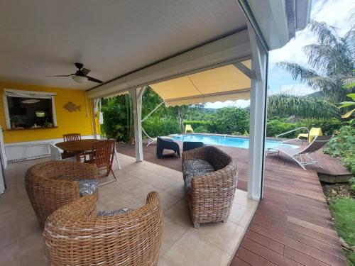 Θέα, Villa Elaeis in Ντεχάιες