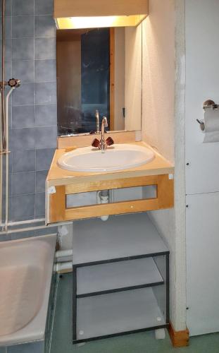 Studio in Vallandry with wonderful mountain view and balcony 100 m from the slopes - image 7