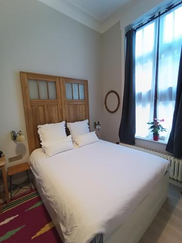Marilou and Dalibor's room, Brussels (photo 11)