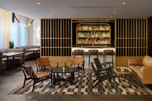 Pub/Lounge, Alma San Diego Downtown, a Tribute Portfolio Hotel near Botanical Building and Lily Pond