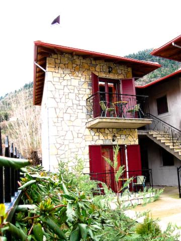 Alonaki Guesthouse 4