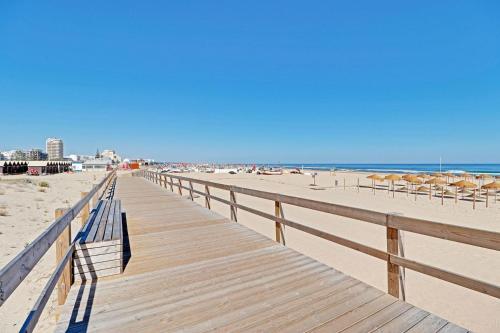 Monte Gordo Beachview 2 by Homing