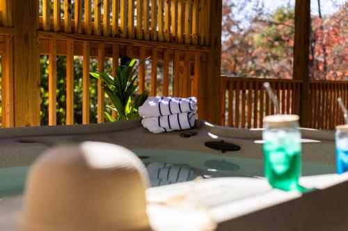 Luxe Mountain Pool Escape by Ghosal Luxury Lodging in Gatlinburg, USA